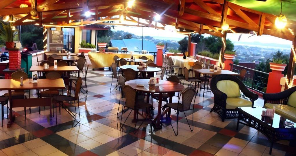 Satria Wisata Hotel Parepare Екстериор снимка
