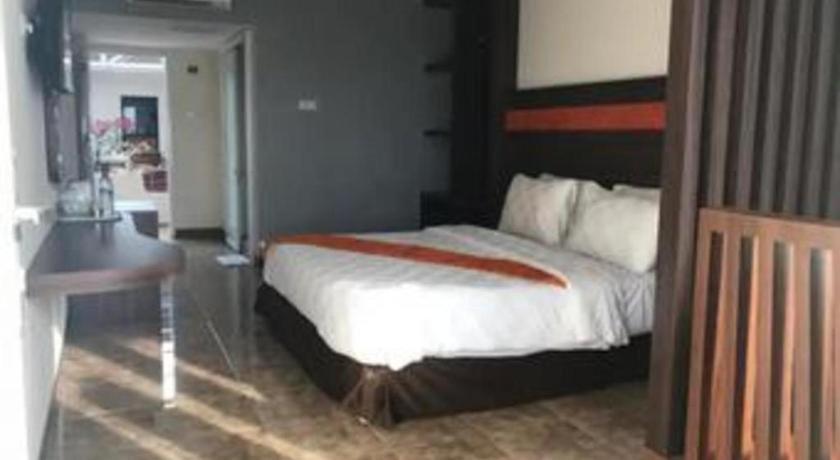 Satria Wisata Hotel Parepare Екстериор снимка